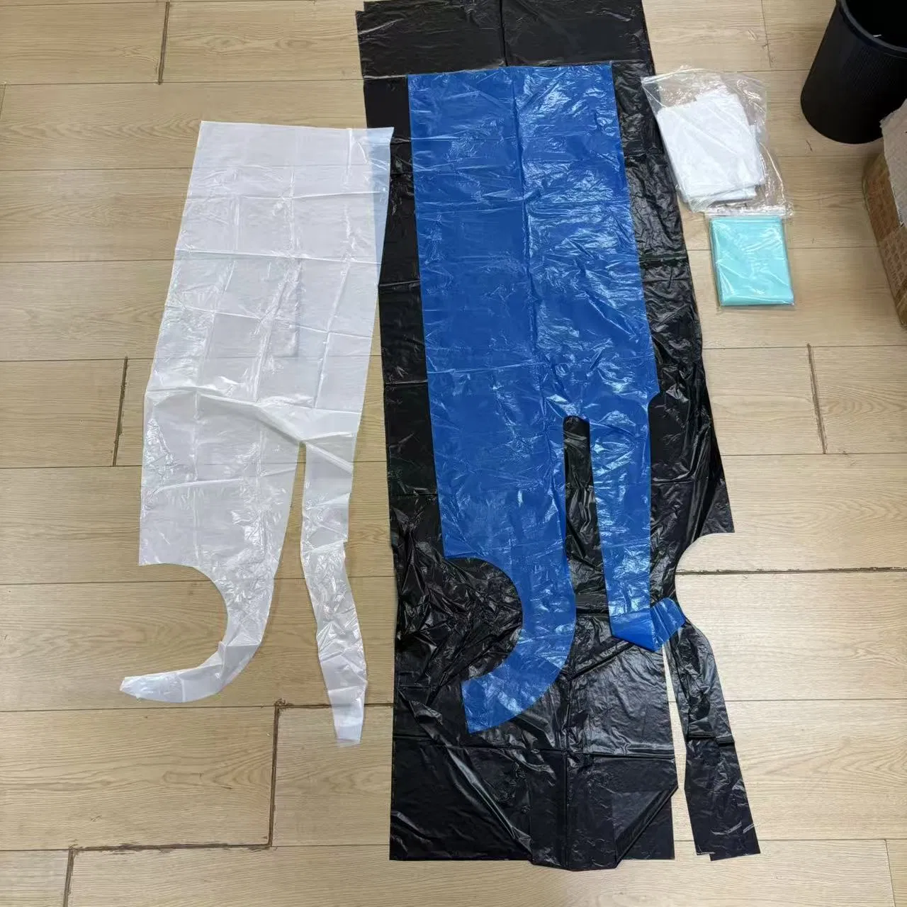 Disposable PE Apron for Working Haircut Waterproof