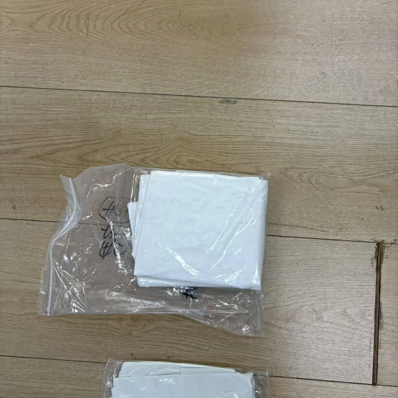 Disposable PE Apron Haircut Waterproof Hotpot