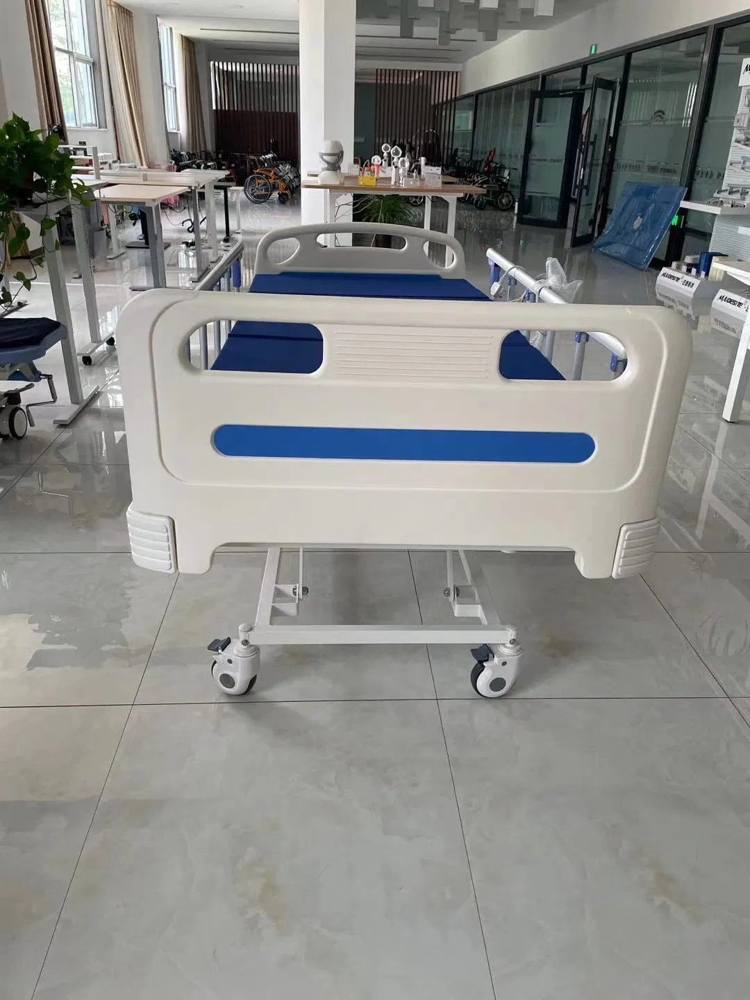 Pediatric Medical Hospital Bed Safety Design for Children Infant Patient Nursing Treatment