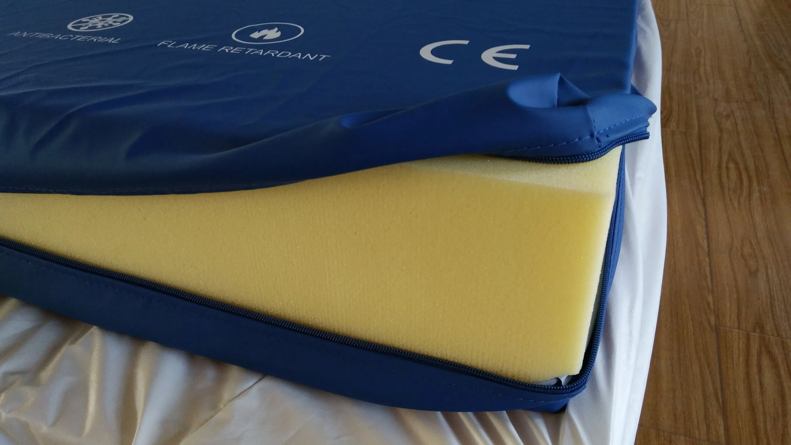 Wholesale Hospital Waterproof PU/PVC Coated Cover Medical Foam Patient Bed Mattress