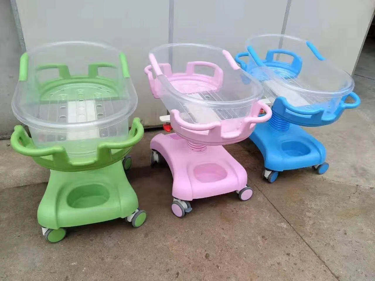 Hydraulic Multi-Function Adjustable Newborn Bed ICU Children Pediatric Bed ABS Hospital Plastic Baby Crib