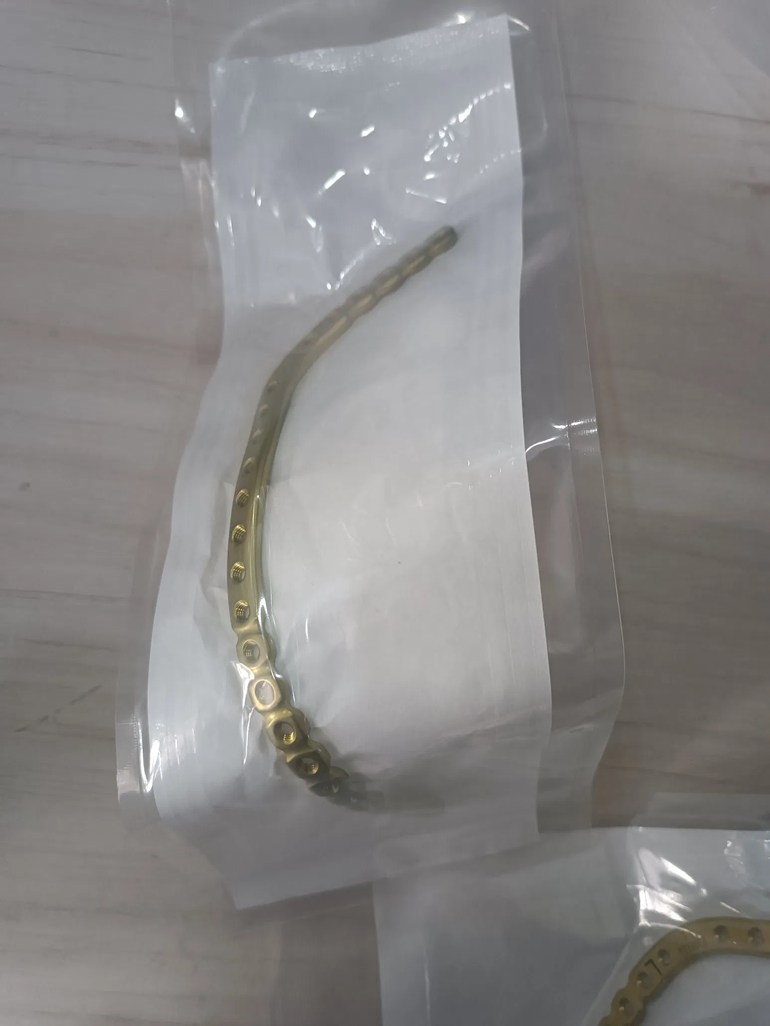 1mm Thickness Orthopedic Titanium Implant Maxillofacial Locking Plate Surgery