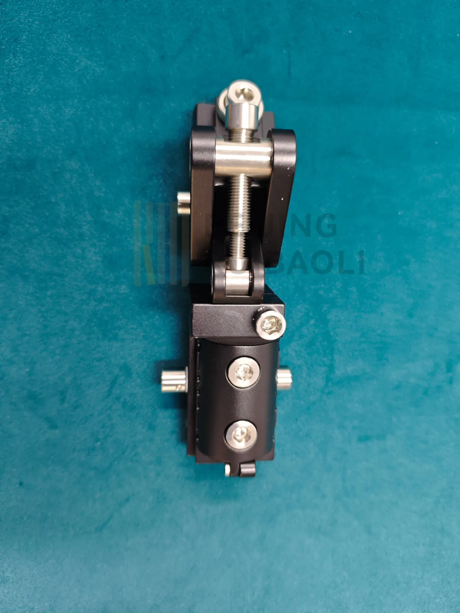 Multi-Planar Swinging Nail Clamp-Unilateral External Fixator Component