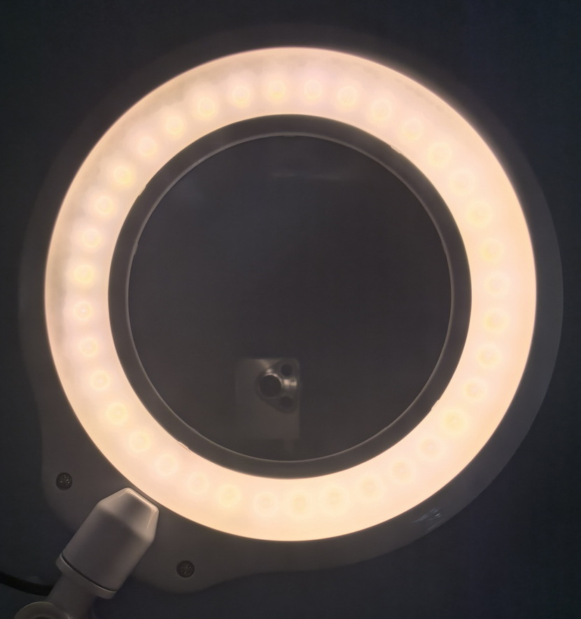 New Remote Control USB LED Magnifying Lamp with White-Yellow-Mixed Light