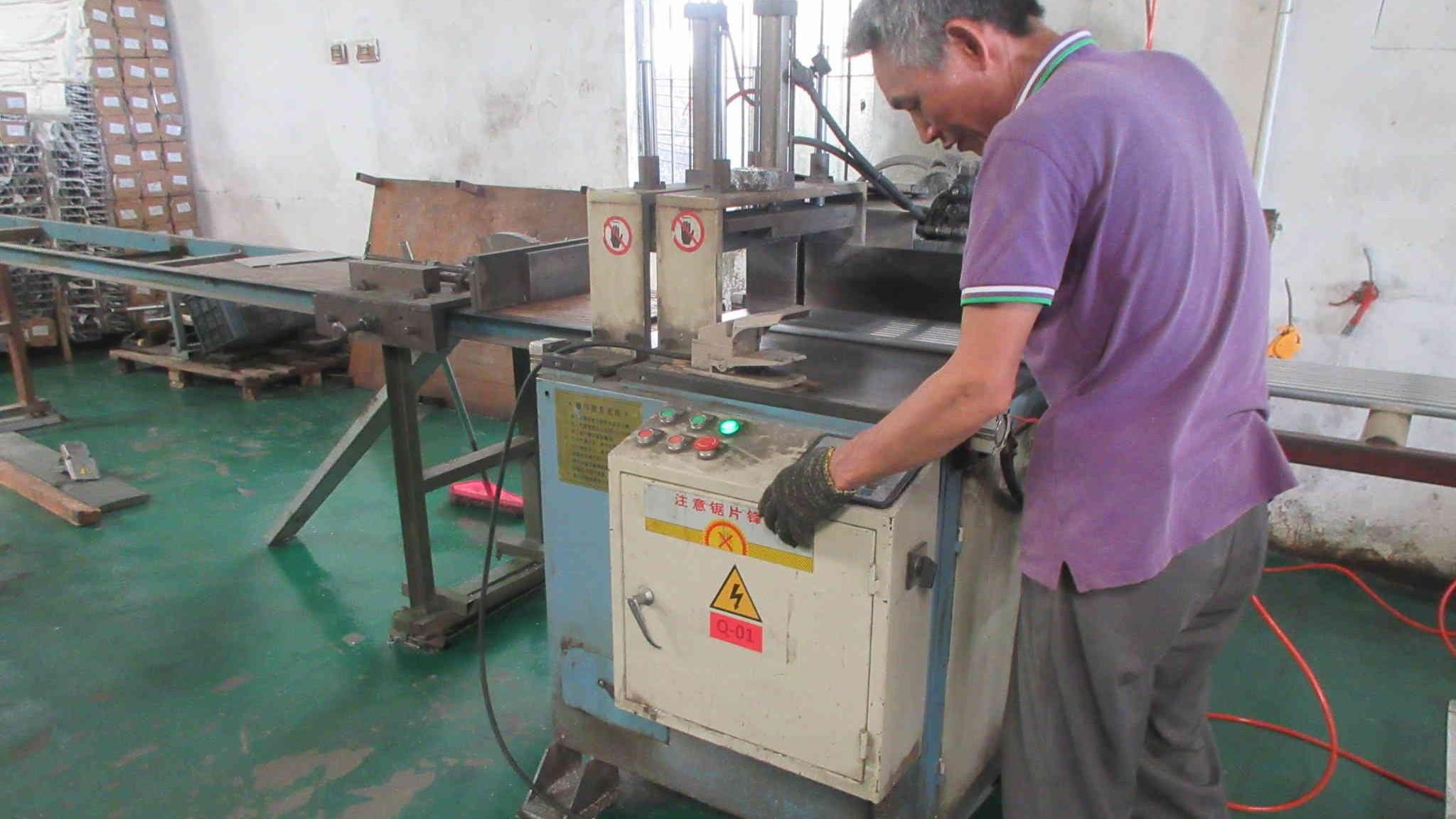 Aura Medical factory - Round Cutting Machine equipment