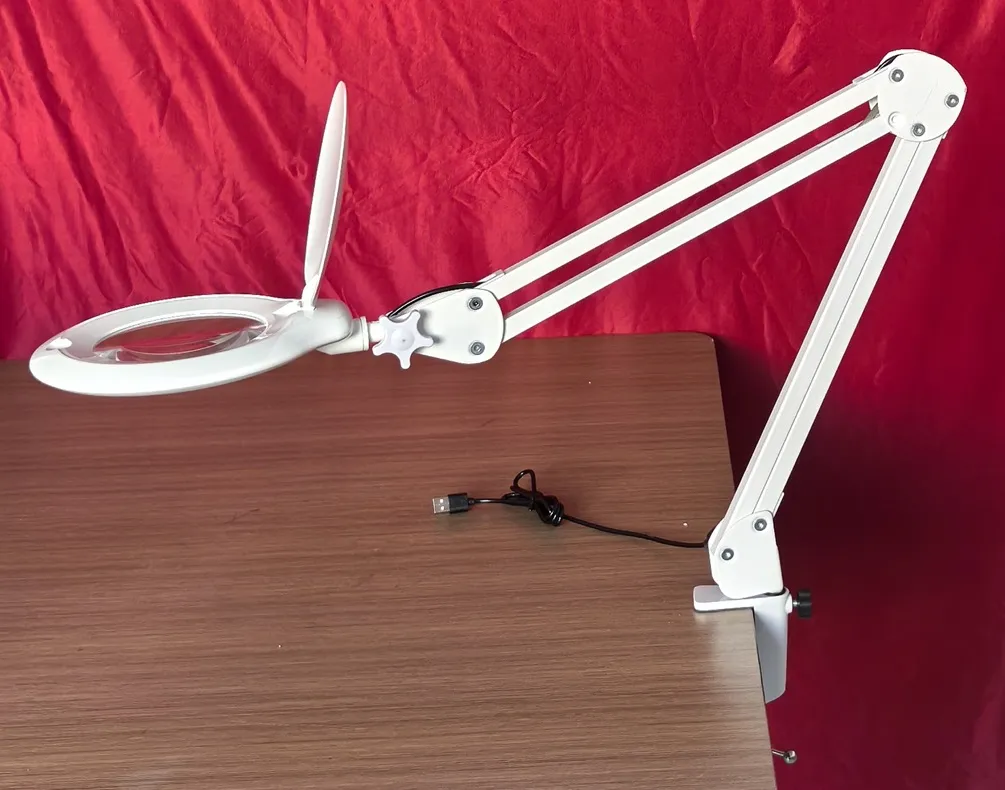 Magnifying Lamp 2