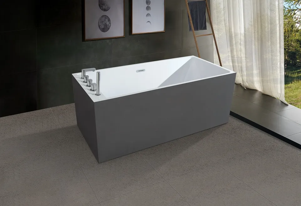 Minimalist Acrylic Bathtub Main View