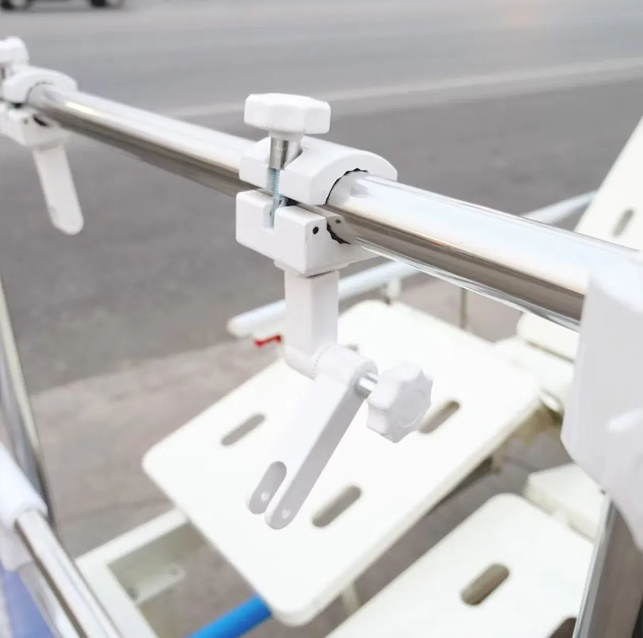 Composite Headboard Three Cranks Orthopedic Traction Bed for Patient