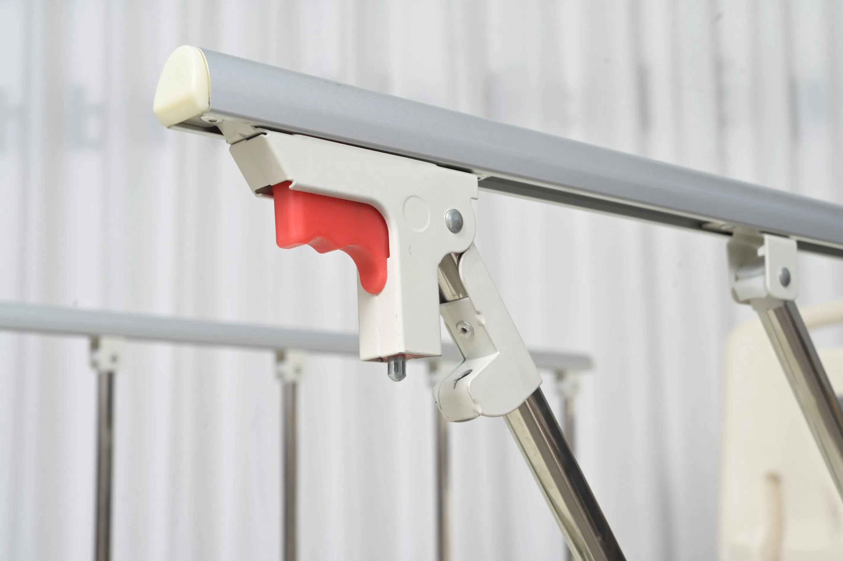 [Ki-E03G] Kaiimed Super Low Electric 3 Function Hospital Adjustable Medical Bed with Silent Wheel for Elder User