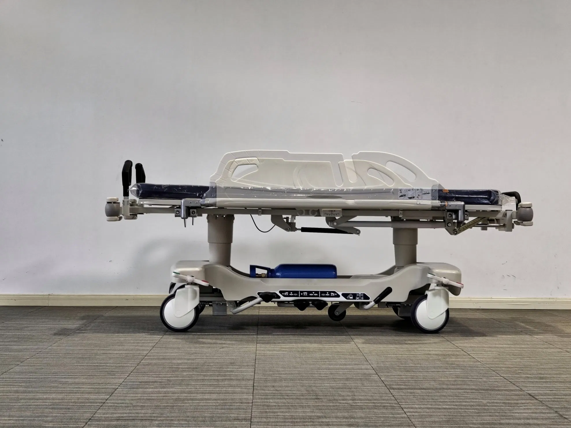 Hospital Furniture Adjustable Foldable Mobile Hydraulic Rescue Bed