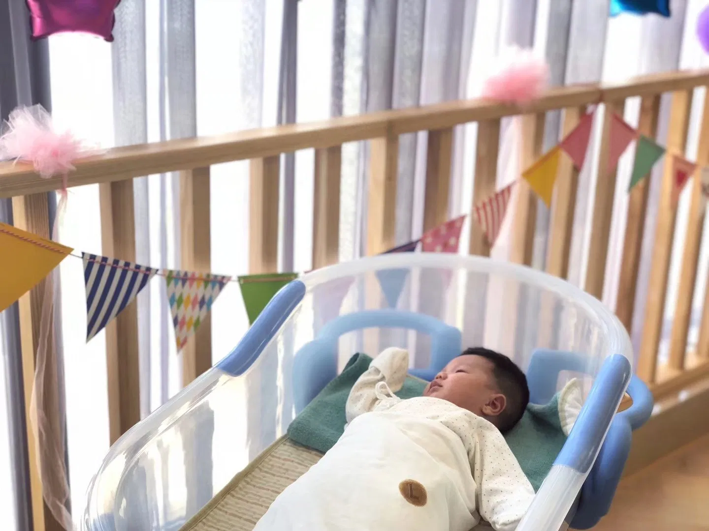 Infant Hospital Crib Plastic Babies Clinic Medical Bed Kids Cart Pediatric Bed with Castors Hospital Ward Cot Children Care Patient Nursing Newborn Bed