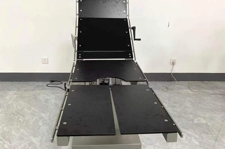 Hospital Equipment Multi- Function Manual Hydraulic Operating Table Medical Surgical Bed