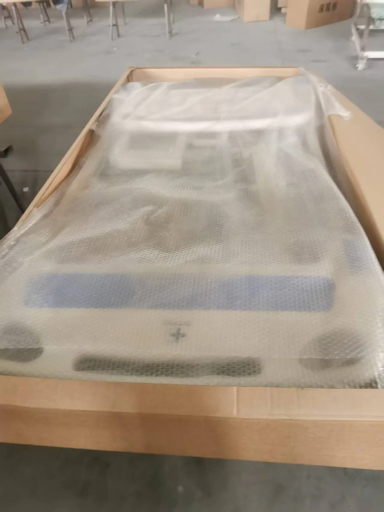 Heavy Duty Bariatric Electric Hospital Bed with Locking Wheels for Bedridden Patients