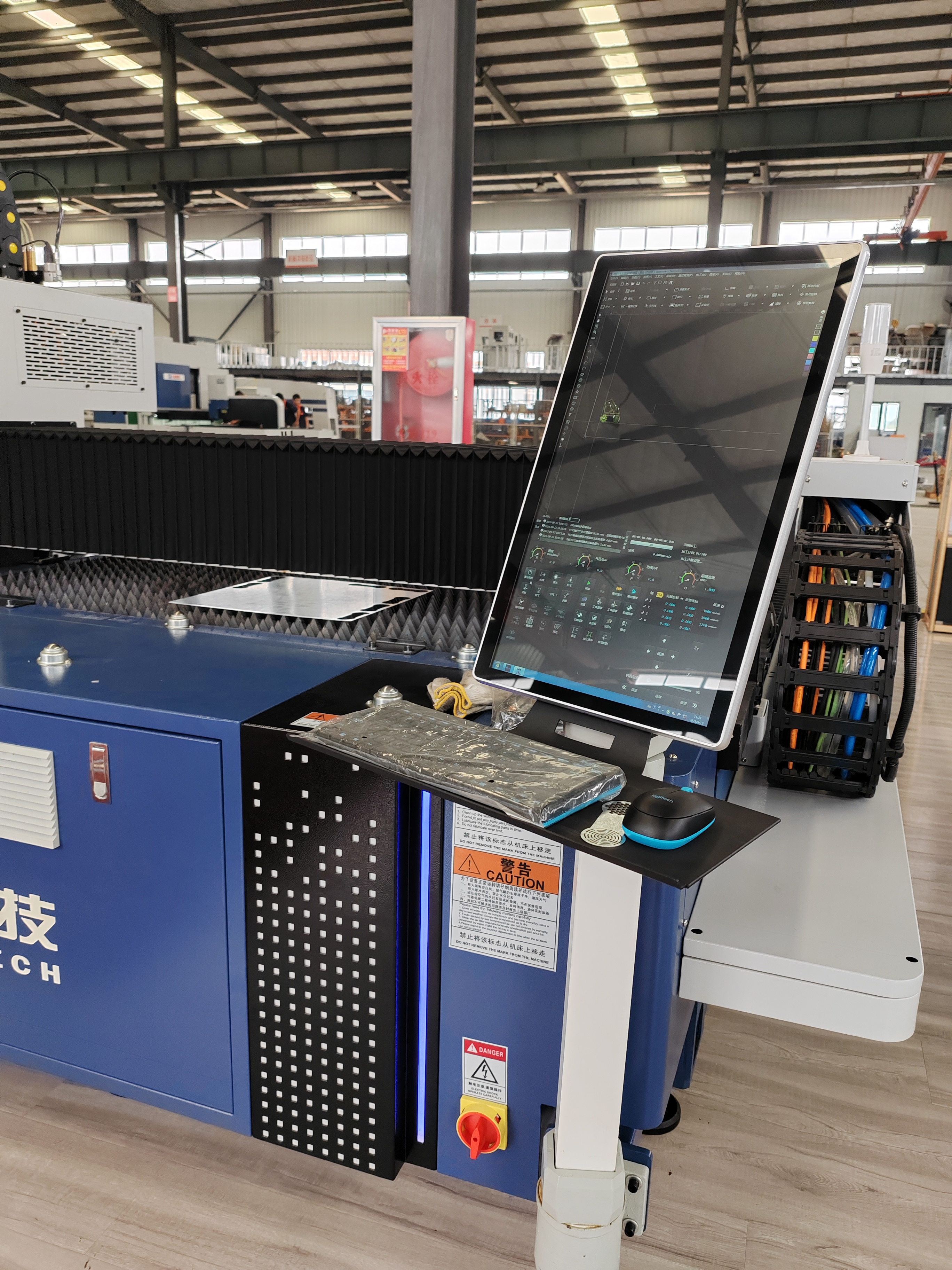 BoChu System BOCI Laser Cutting Head Maxphotonics Laser Generator New 3015 15000W CNC Fiber Laser Cutting Machine Sheet Metal