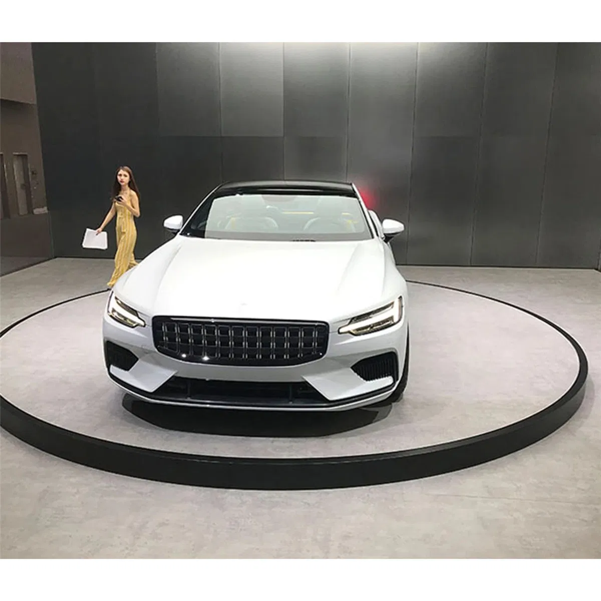 Multi-Function Car Turntable with Integrated Lighting and Sound Options