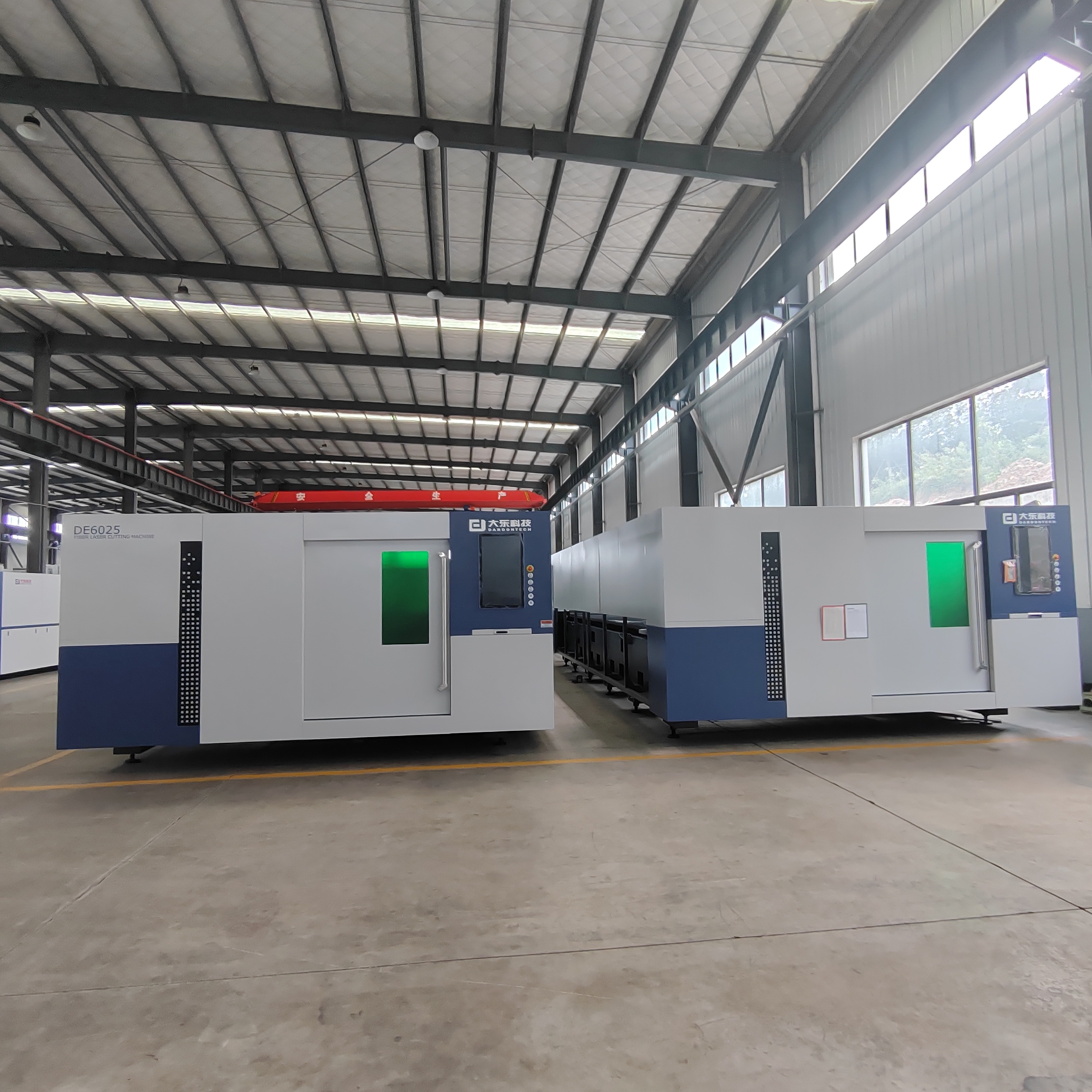 BoChu System BOCI Laser Cutting Head Maxphotonics Laser Generator New 3015 15000W CNC Fiber Laser Cutting Machine Sheet Metal