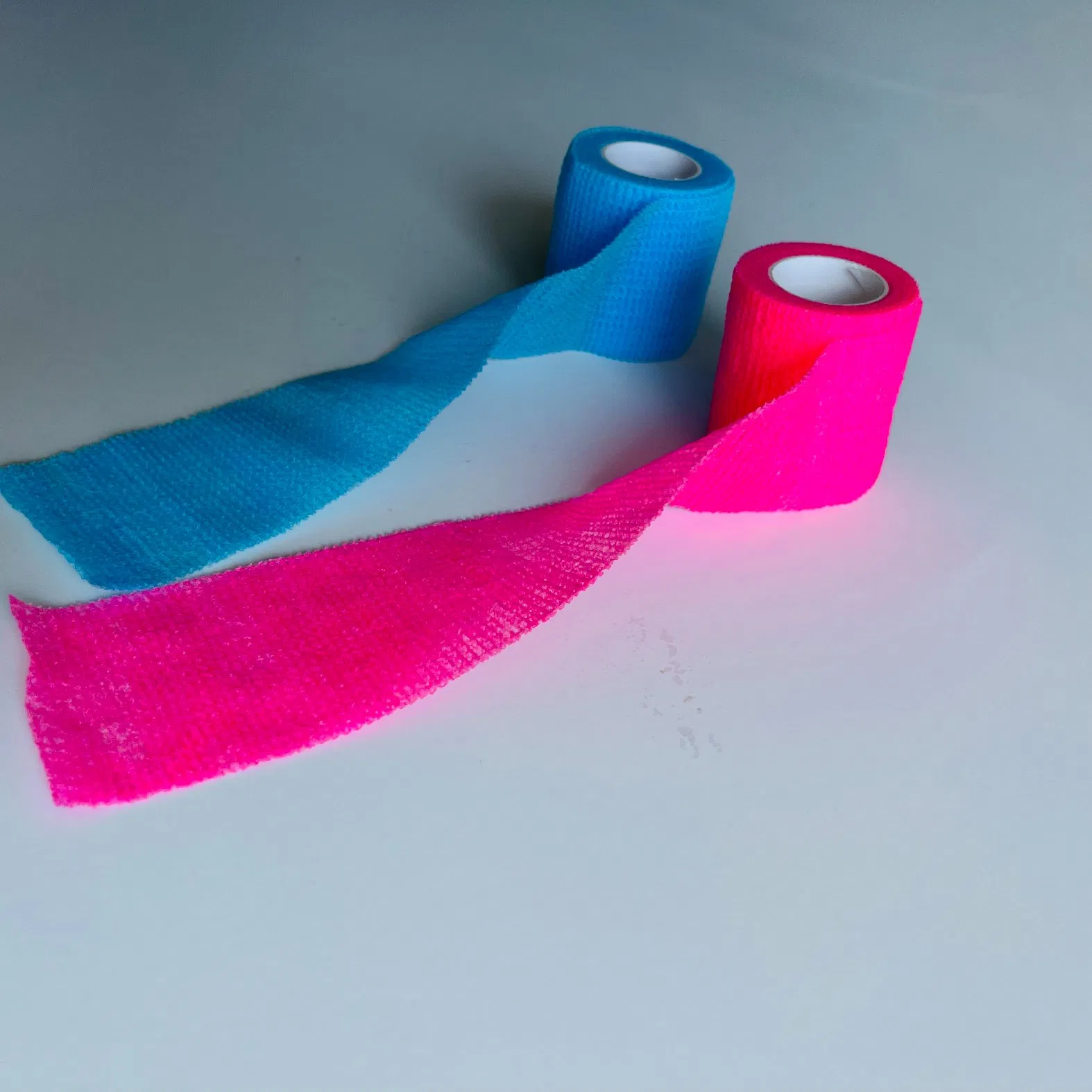 Approved CE ISO Breathable Cohesive Bandage Wrap Rolls Elastic Self-Adherent Tape for Stretch Athletic Wrist