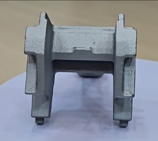 Forged Cast-in Shoulder for E Clip Fixing