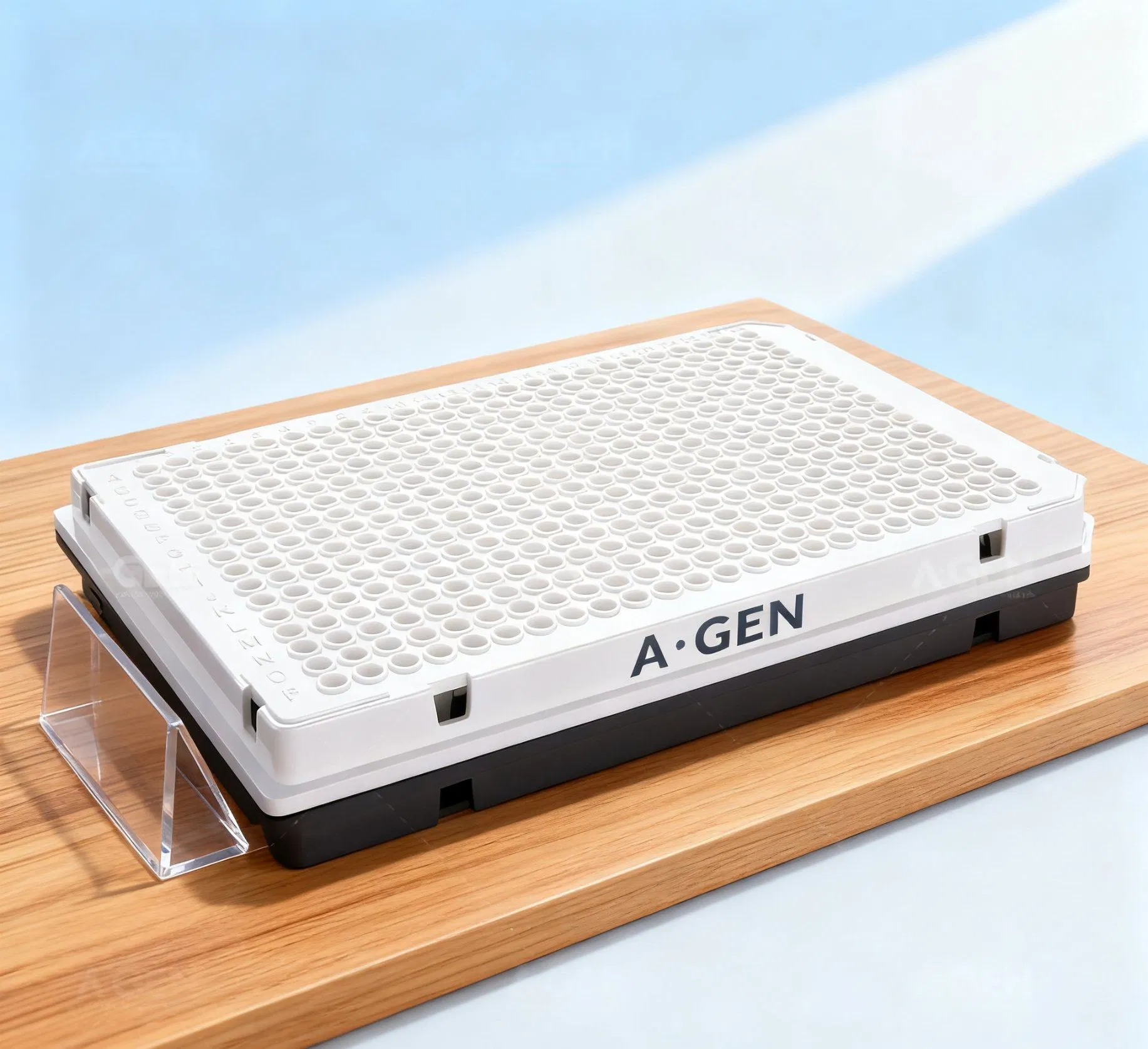 White Lab 384-Well PCR Plate, 40μL Full Skirt, Plastic Tube Frame Black