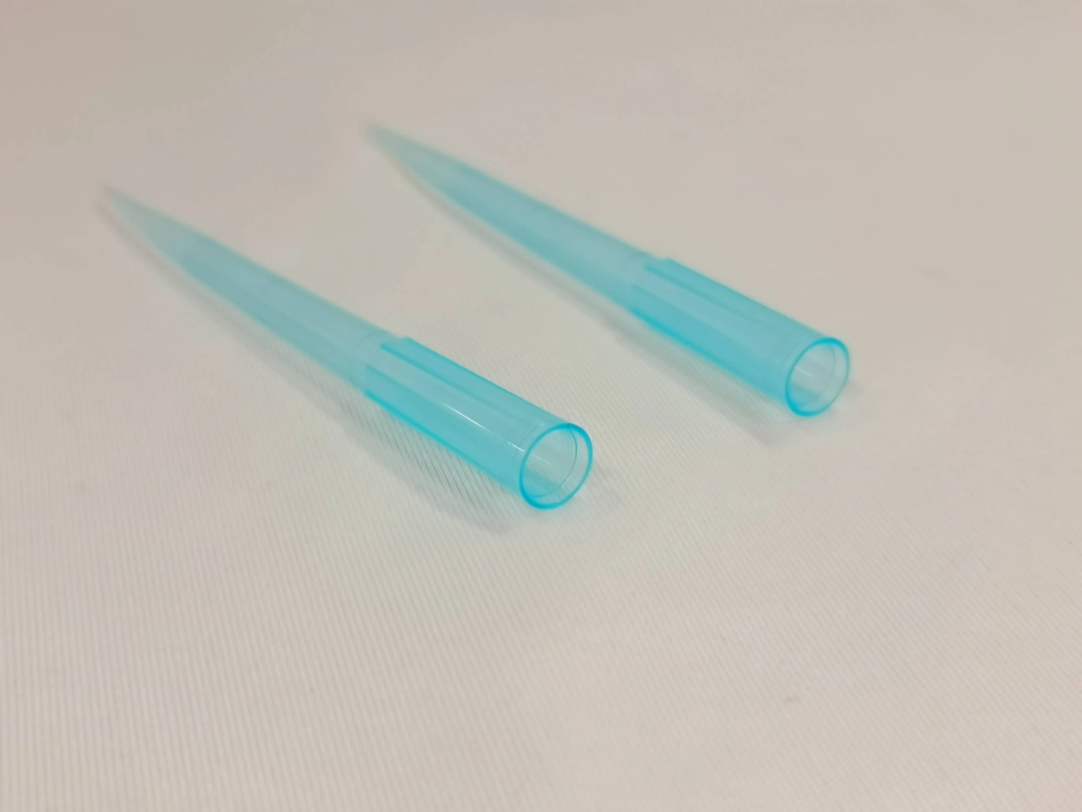Factory Price Lab 10UL 20UL 100UL 200UL 1000UL 5ml Racked Filter Micro Dnase Rnase Free Box Sterile Pipette Tips with Filter