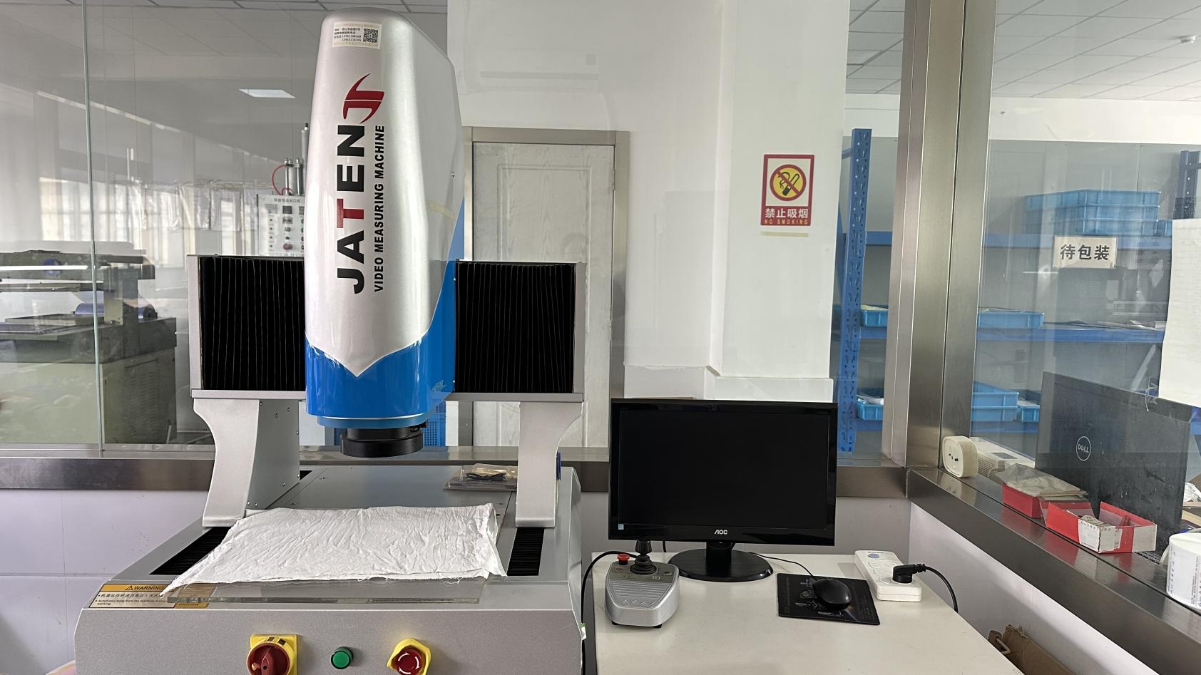 Two-dimensional measuring instrument for precision orthopedic parts