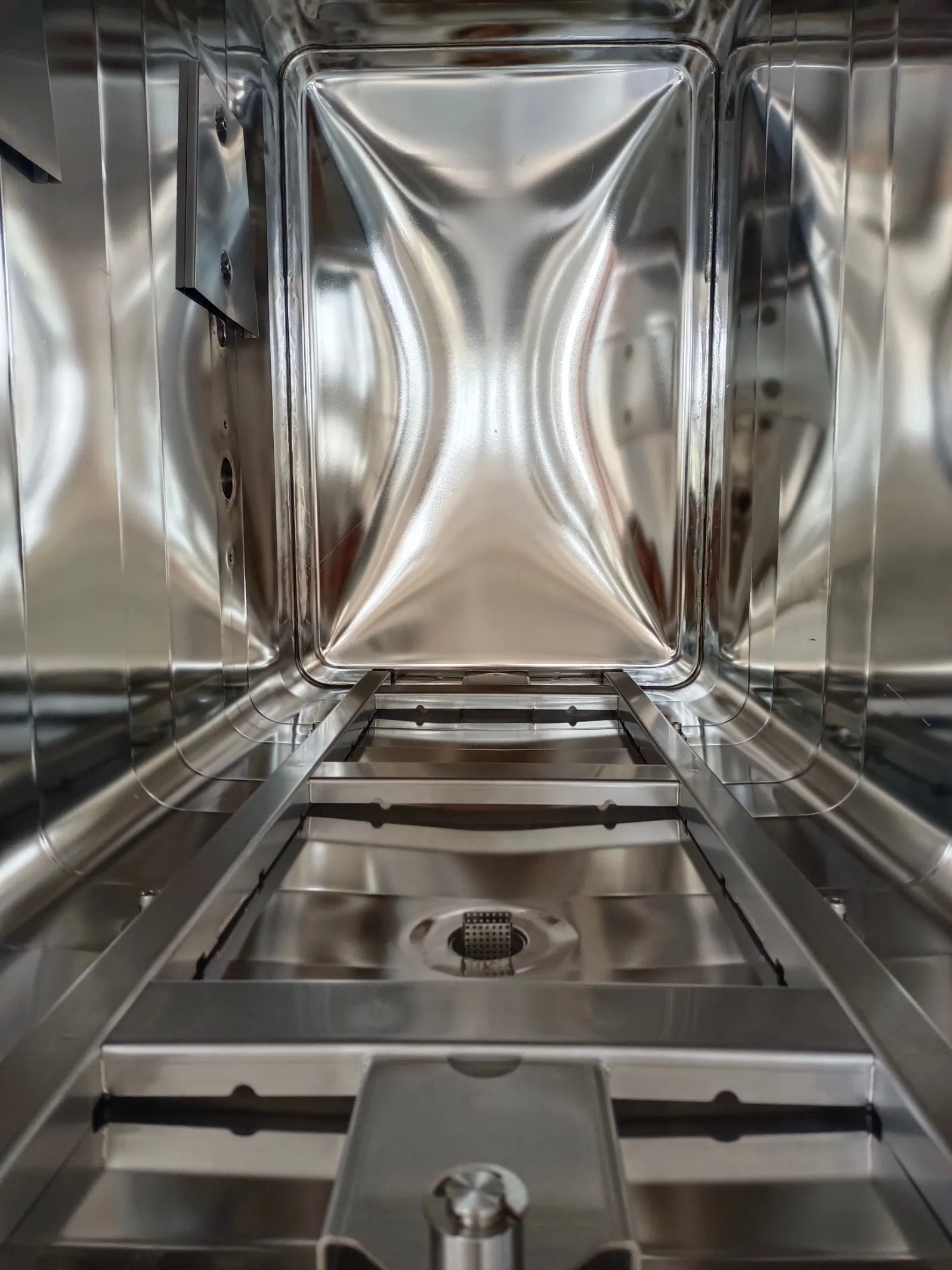 GMP Standard Horizontal Pulse Vacuum Steam Sterilizer Clean Room Industry