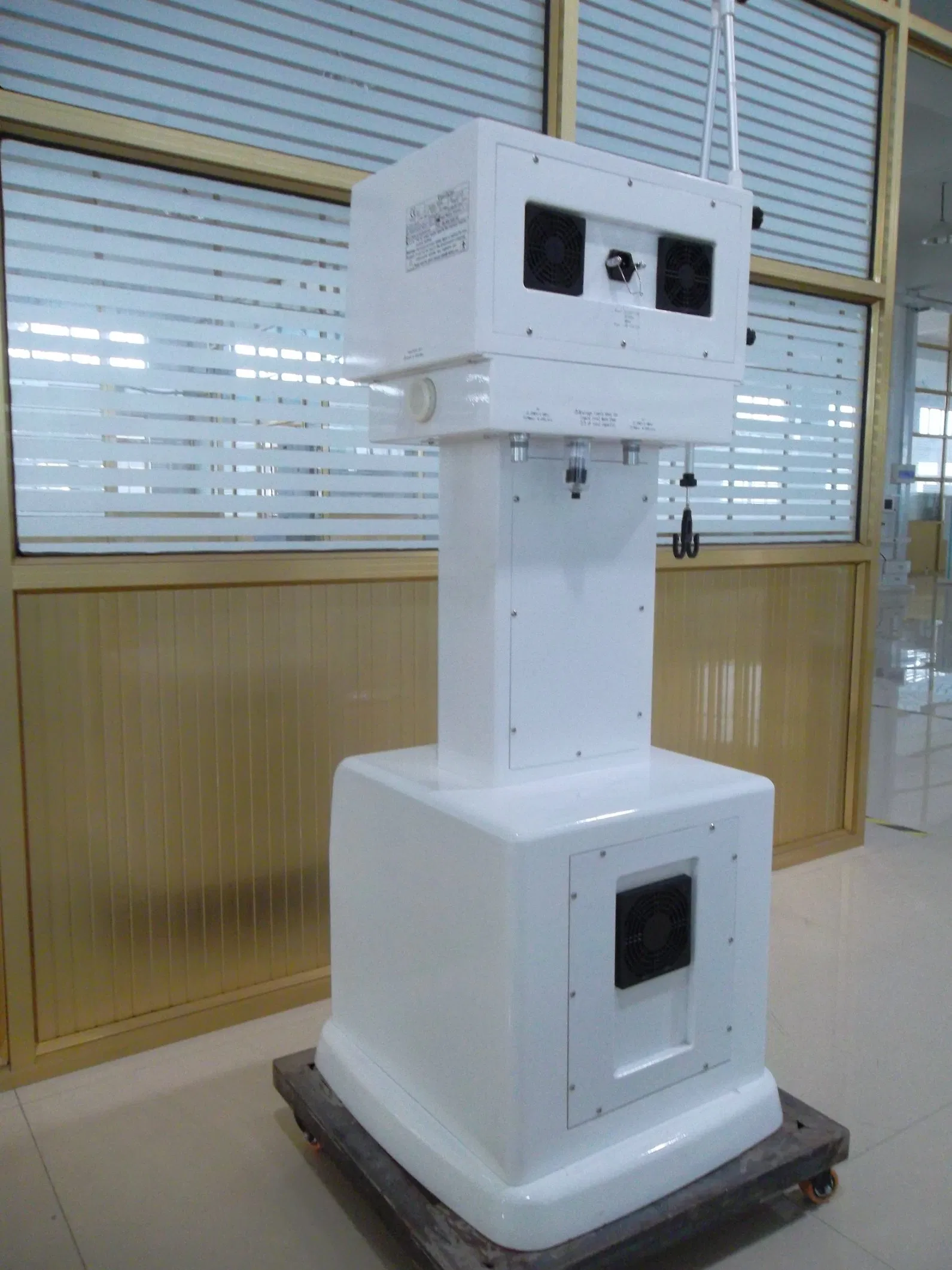 Accurate Monitoring of Ventilation Needs ICU Critical Care Ventilator