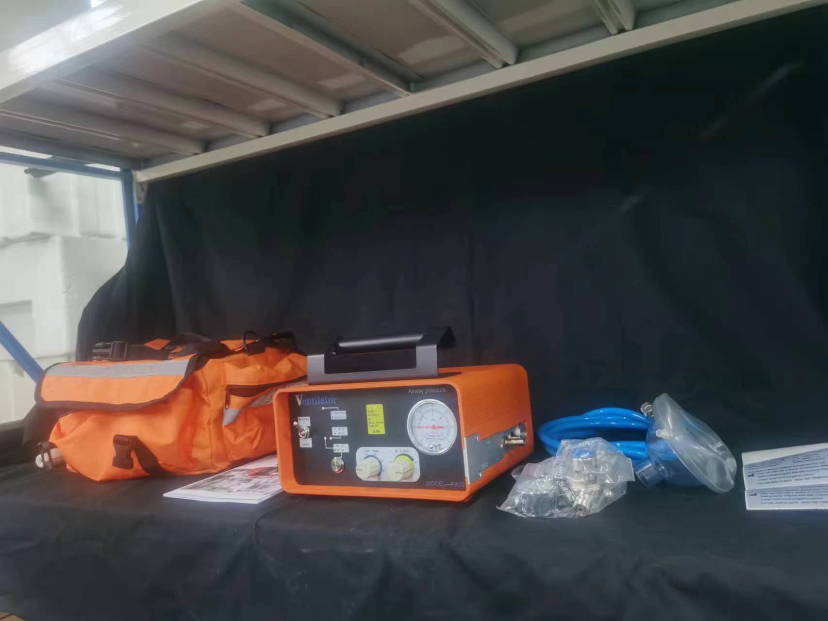 Medical Equipment Portable Veterinary Ventilator ICU Ventilator Machine Portable Emergency Ventilator