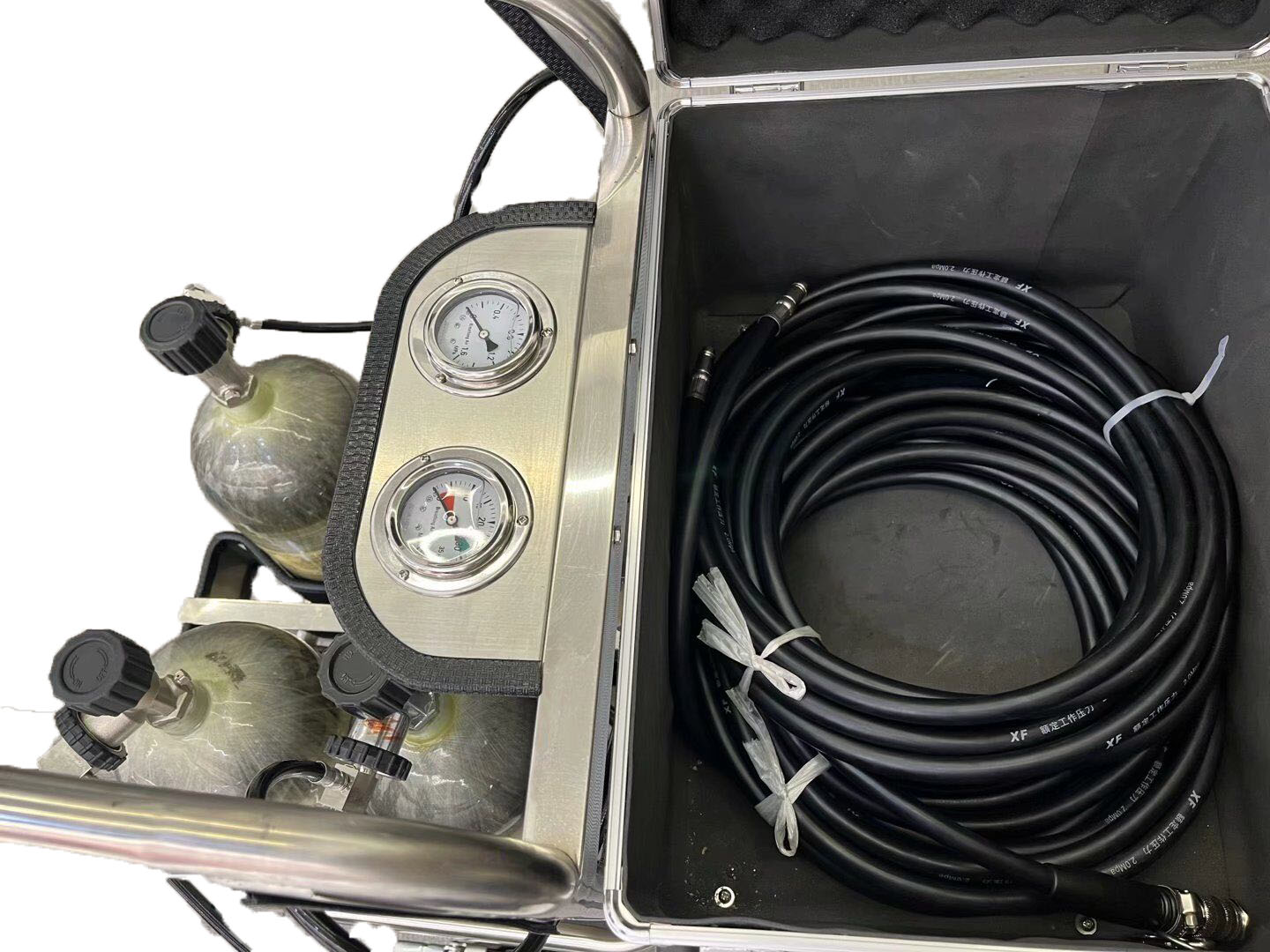Positive Pressure Air Breathing Apparatus With 2/4 Cylinders, Long Tube Trolley Apparatus