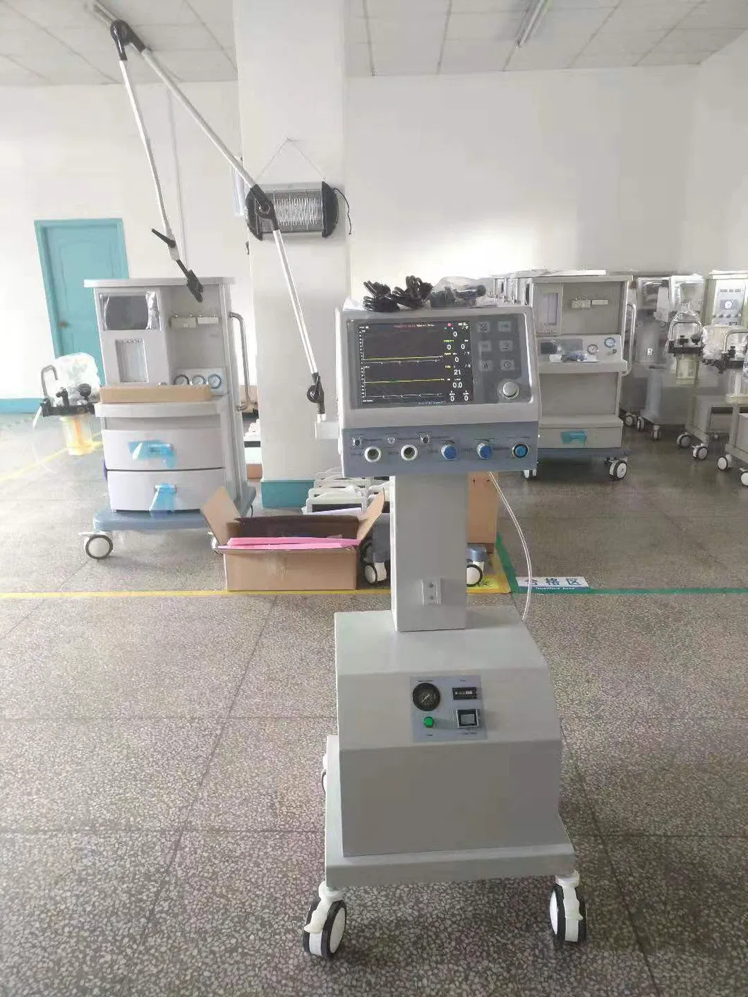 ICU Ventilator Side View