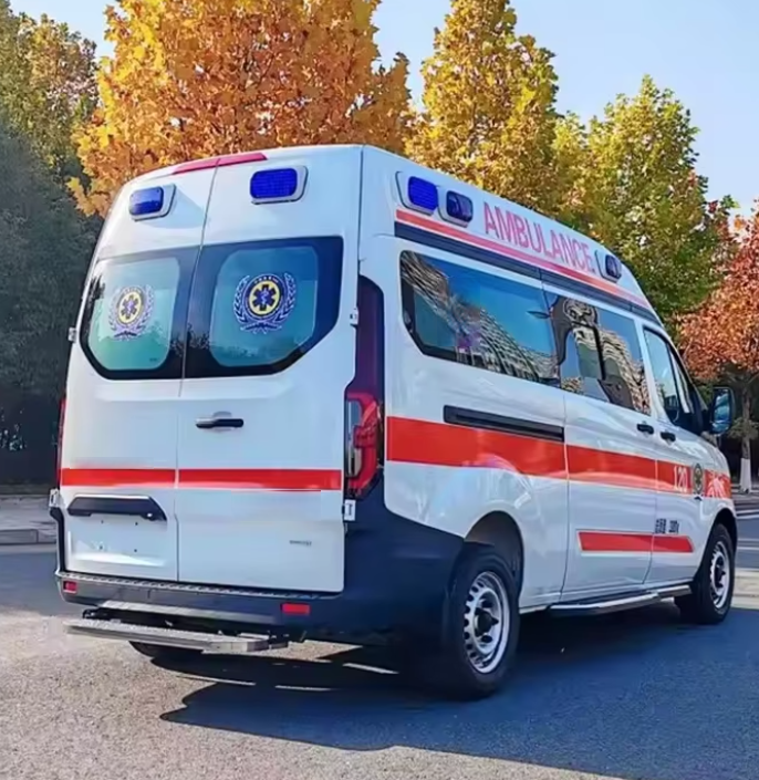 Mobile Intensive Care Unit MICU Ambulance 4x2 Chassis with ICU Ventilator Infusion Pump and Cardiac Monitor