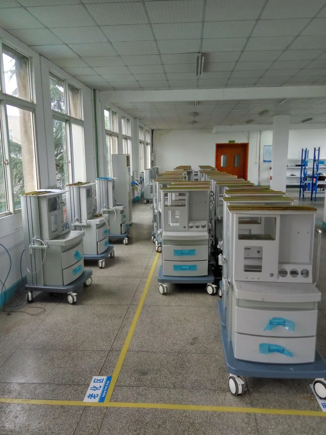 Advanced ICU Invasive Ventilator Display