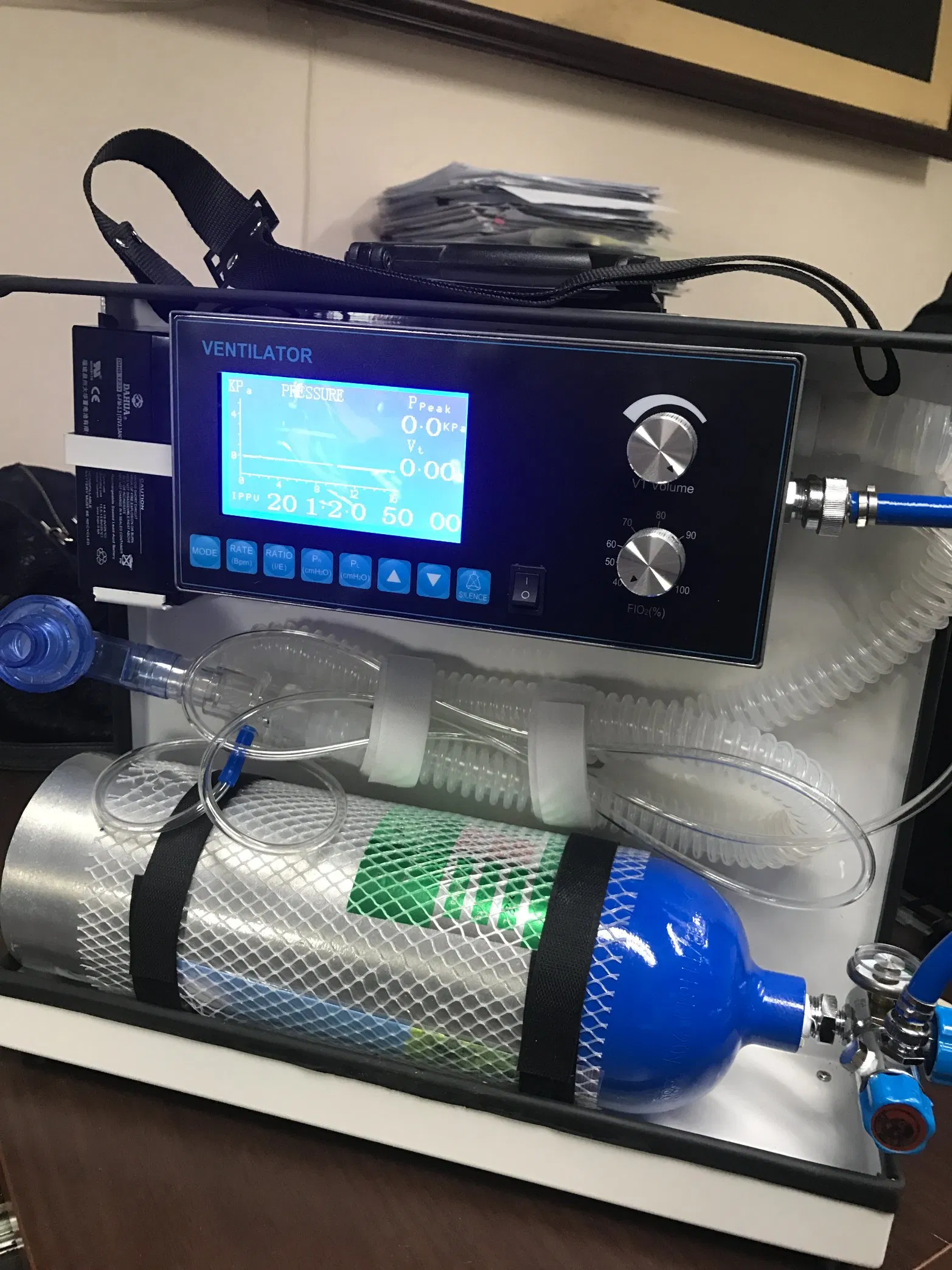 Medical Use ICU Ambulance Transport Emergency Portable Ventilator