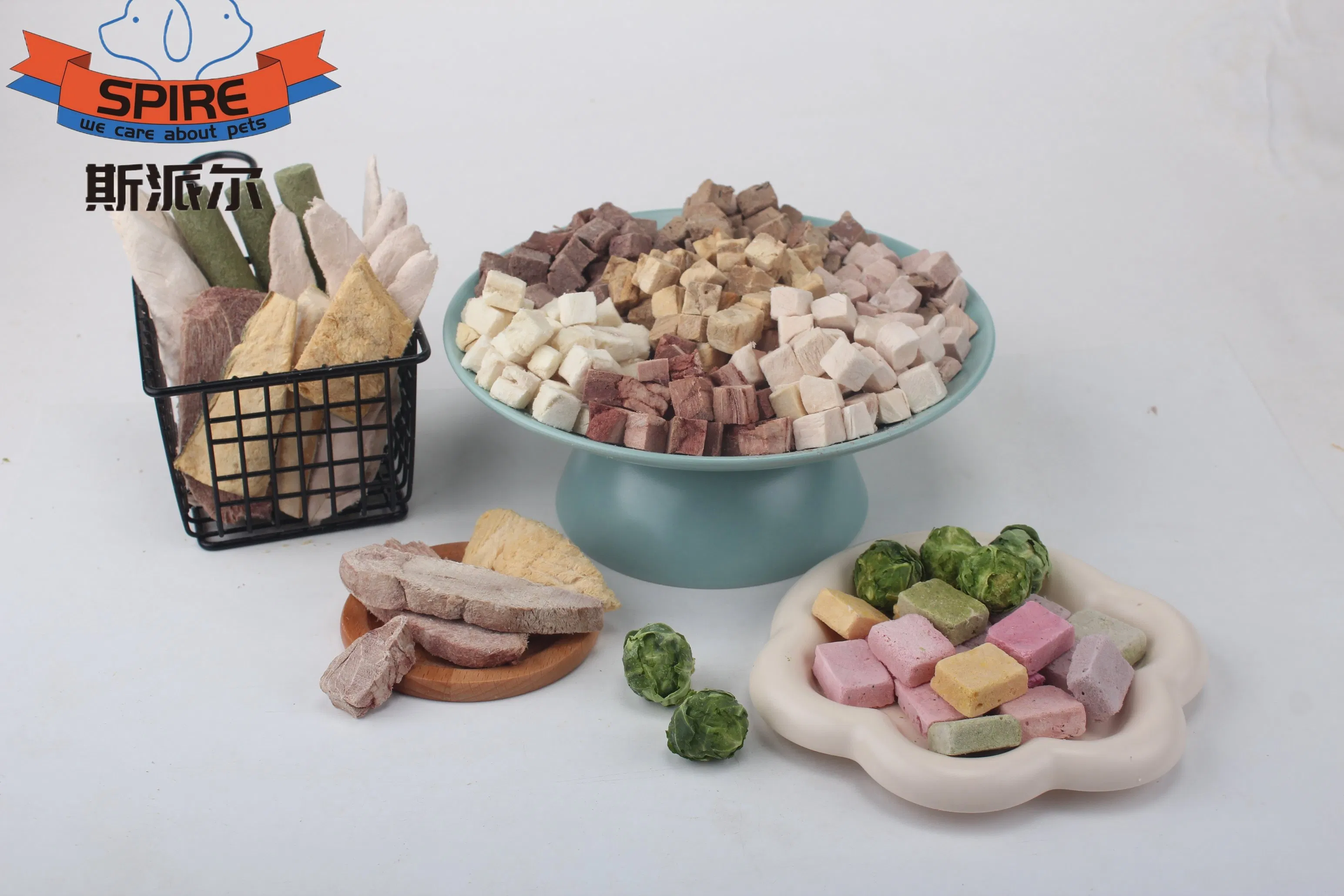 Organic Nutrition Dog Cat Pet Food Snack Fruit Vegetable Mixed Freeze-Dried Cube for Pets Cat Treats Cat Snacks