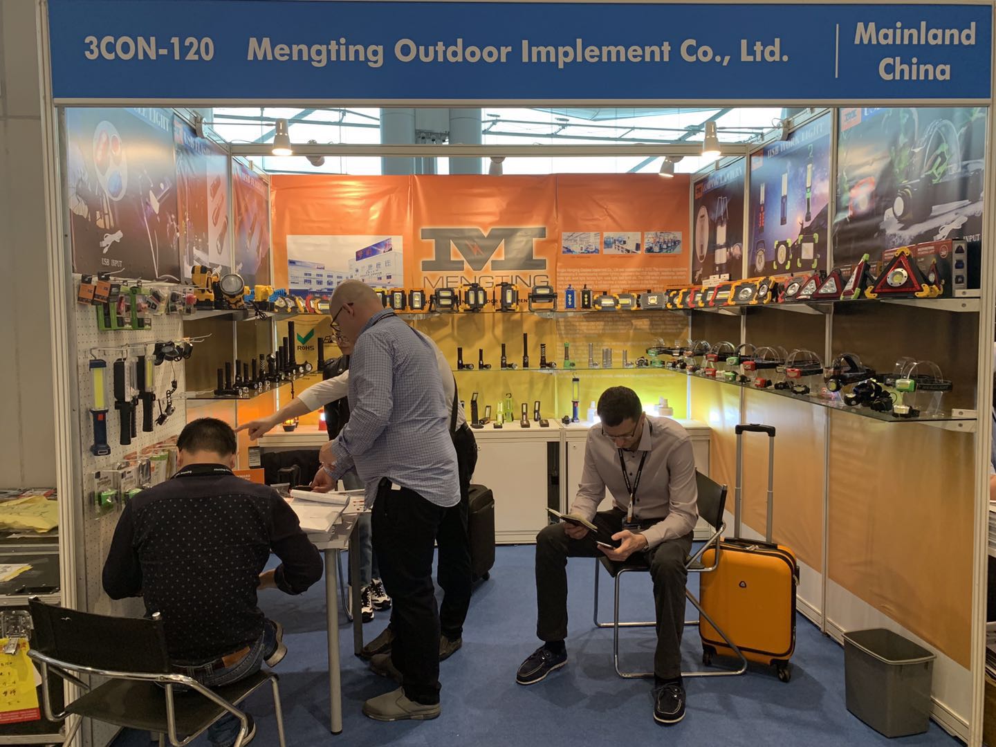 Mengting outdoor lighting booth at Hong Kong Electronics Fair 2019
