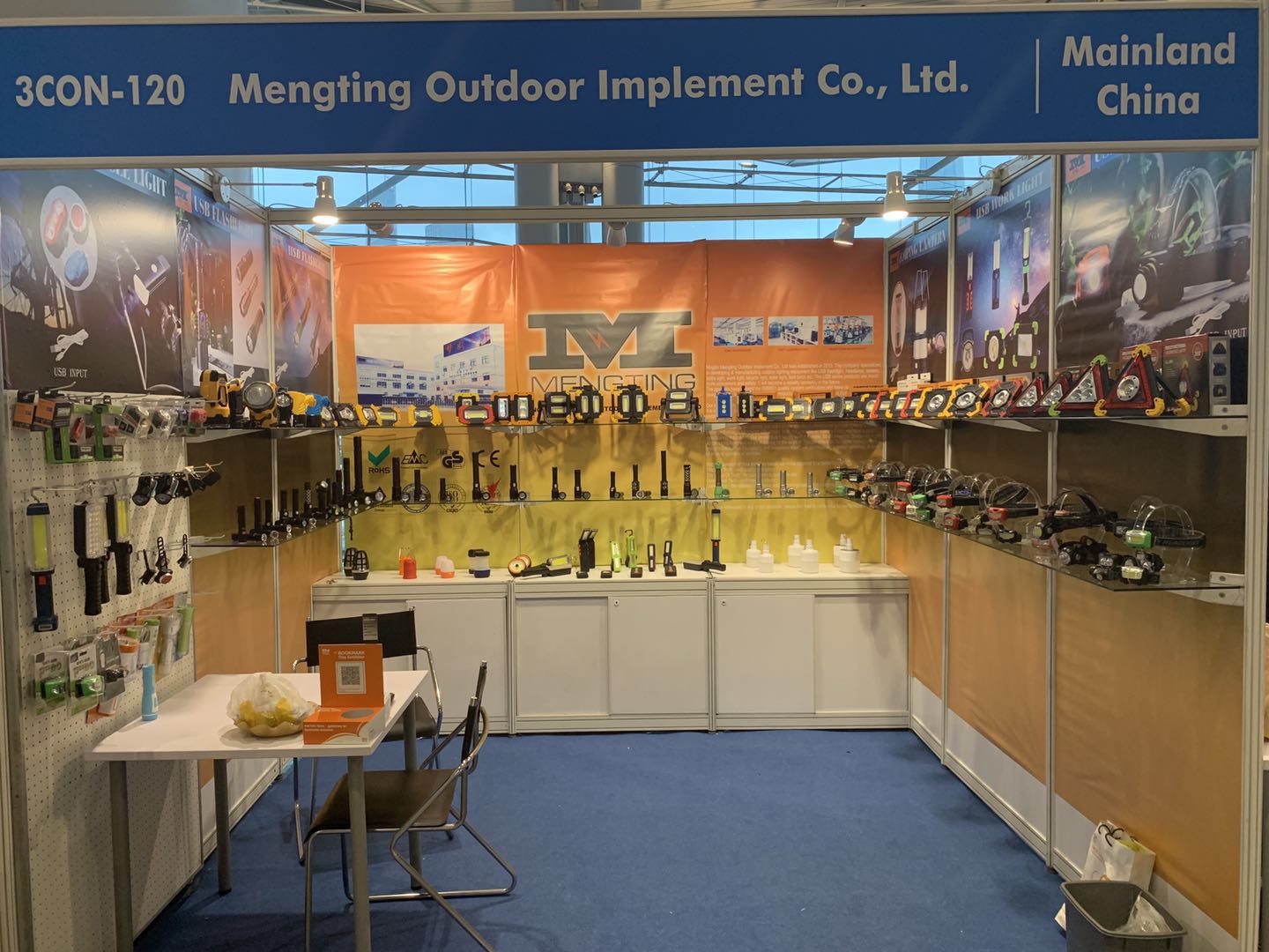USB flashlights and headlamps showcased at Hong Kong 2019 fair