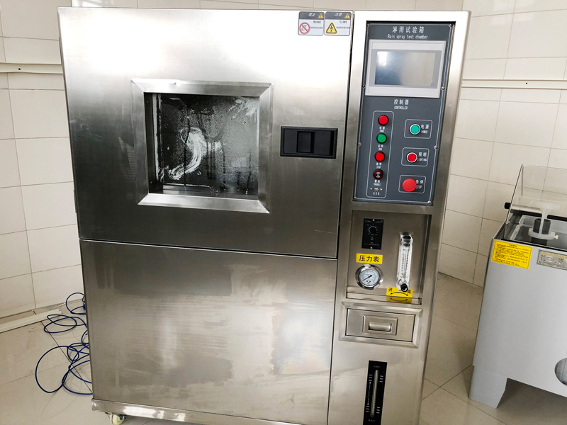 Automated assembly line equipment for outdoor flashlight manufacturing
