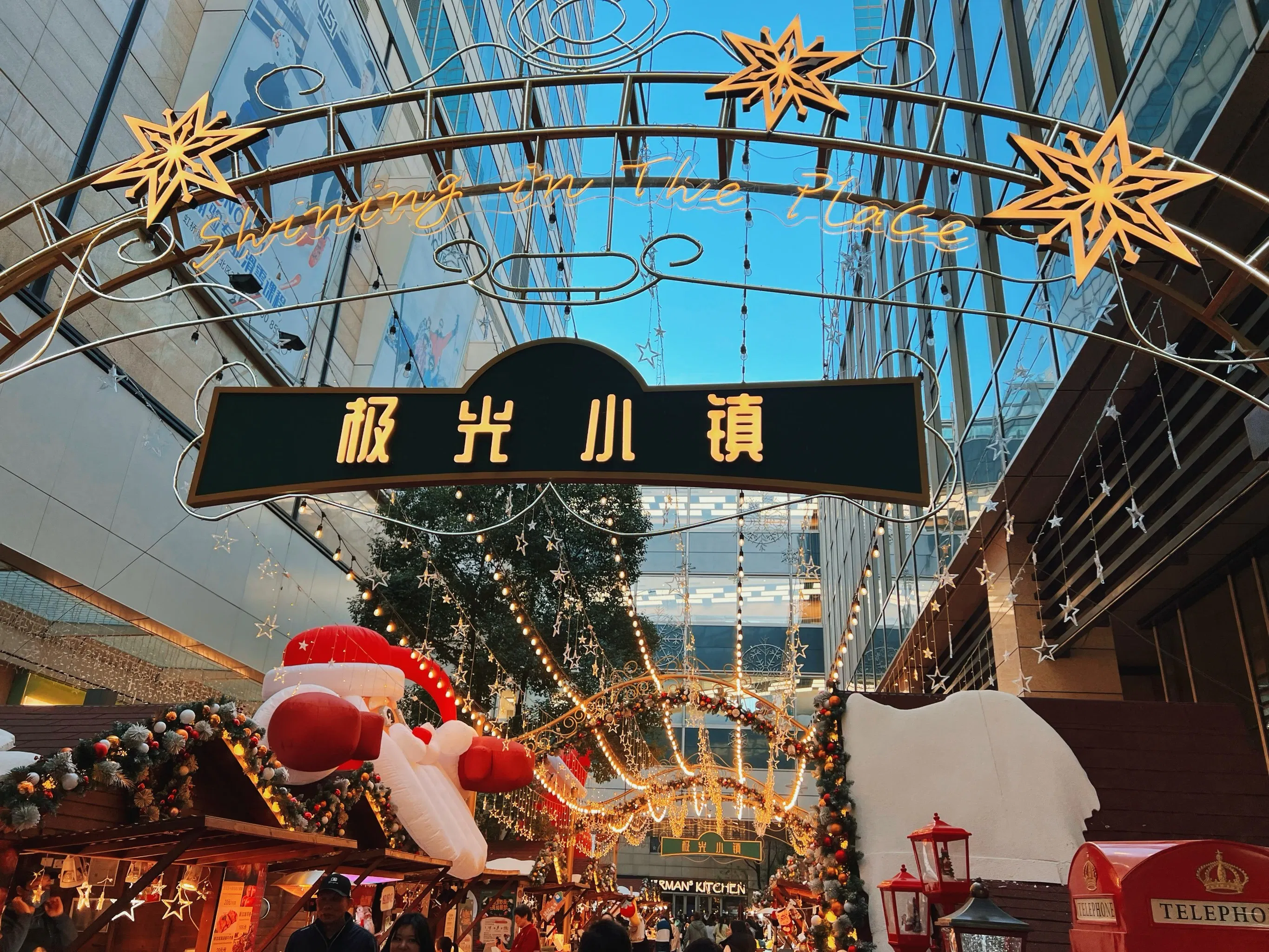 LED Red Inflatable Santa Half-Body Lying on Building for Night Decoration