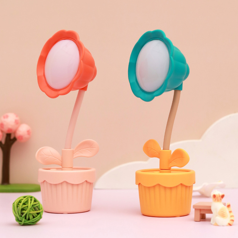 New Cartoon Flower LED Eye Protection Desk Lamp 2-Level USB Charging Children's Bedside Table Small Night Light Ornament