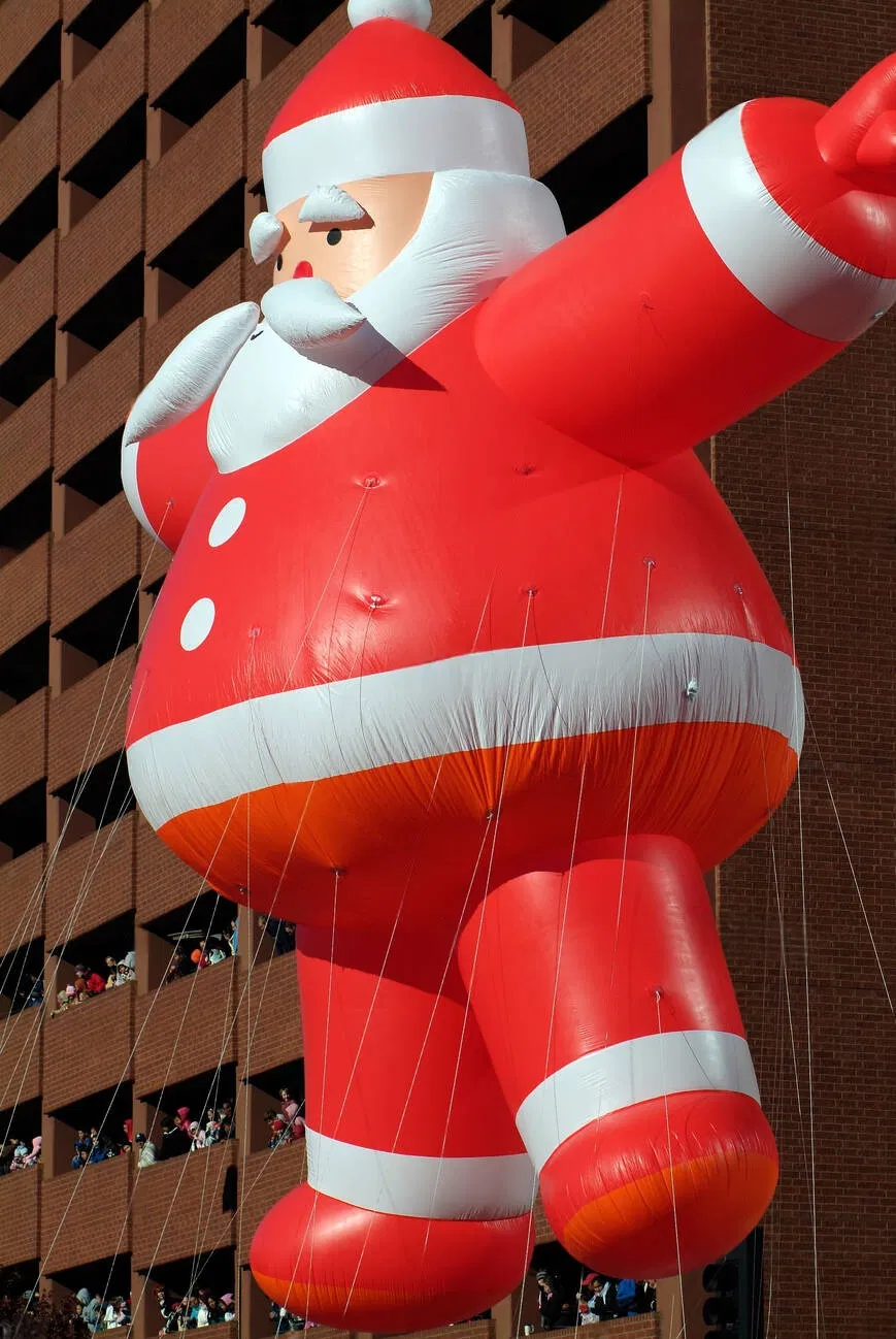 LED Red Inflatable Santa Half-Body Lying on Building for Night Decoration