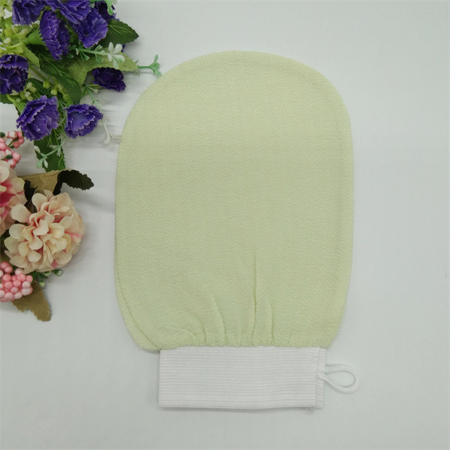 Exfoliating Mitt View 3