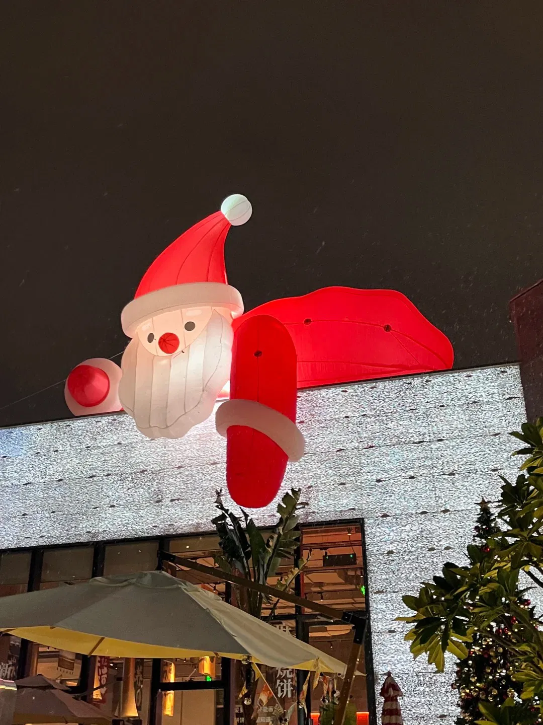 LED Red Inflatable Santa Half-Body Lying on Building for Night Decoration