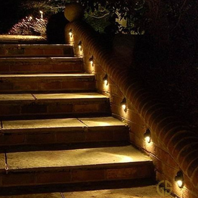 Low Voltage 12V Outdoor IP65 Waterproof Up&amp;down Brass Landscape Light Garden Lawn Light Step Light on Hot Sale