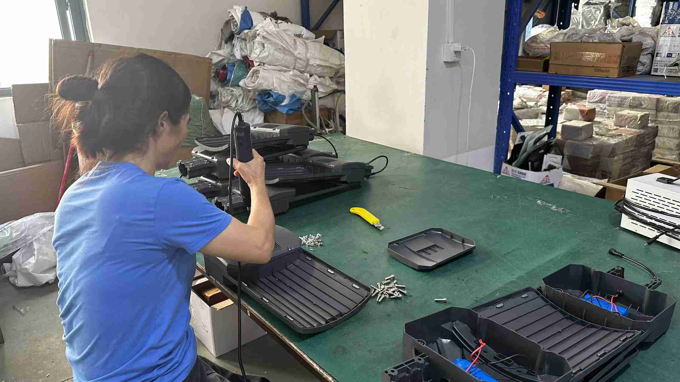 Second screwing and assembly stage for LED lighting units at Merak