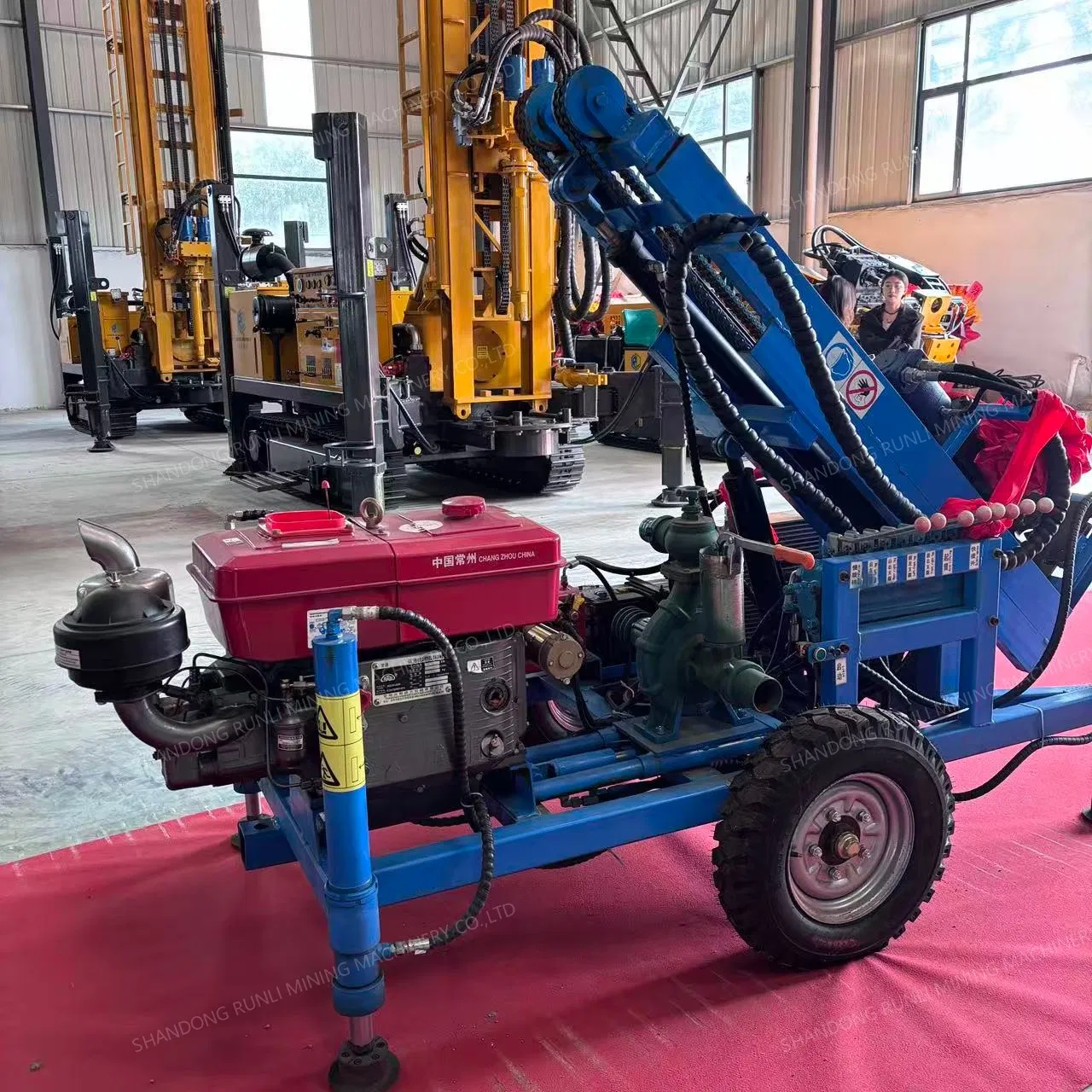 Portable Rotary Small Hydraulic Groundwater Mobile Crawler Borehole Water Well Drilling Machine