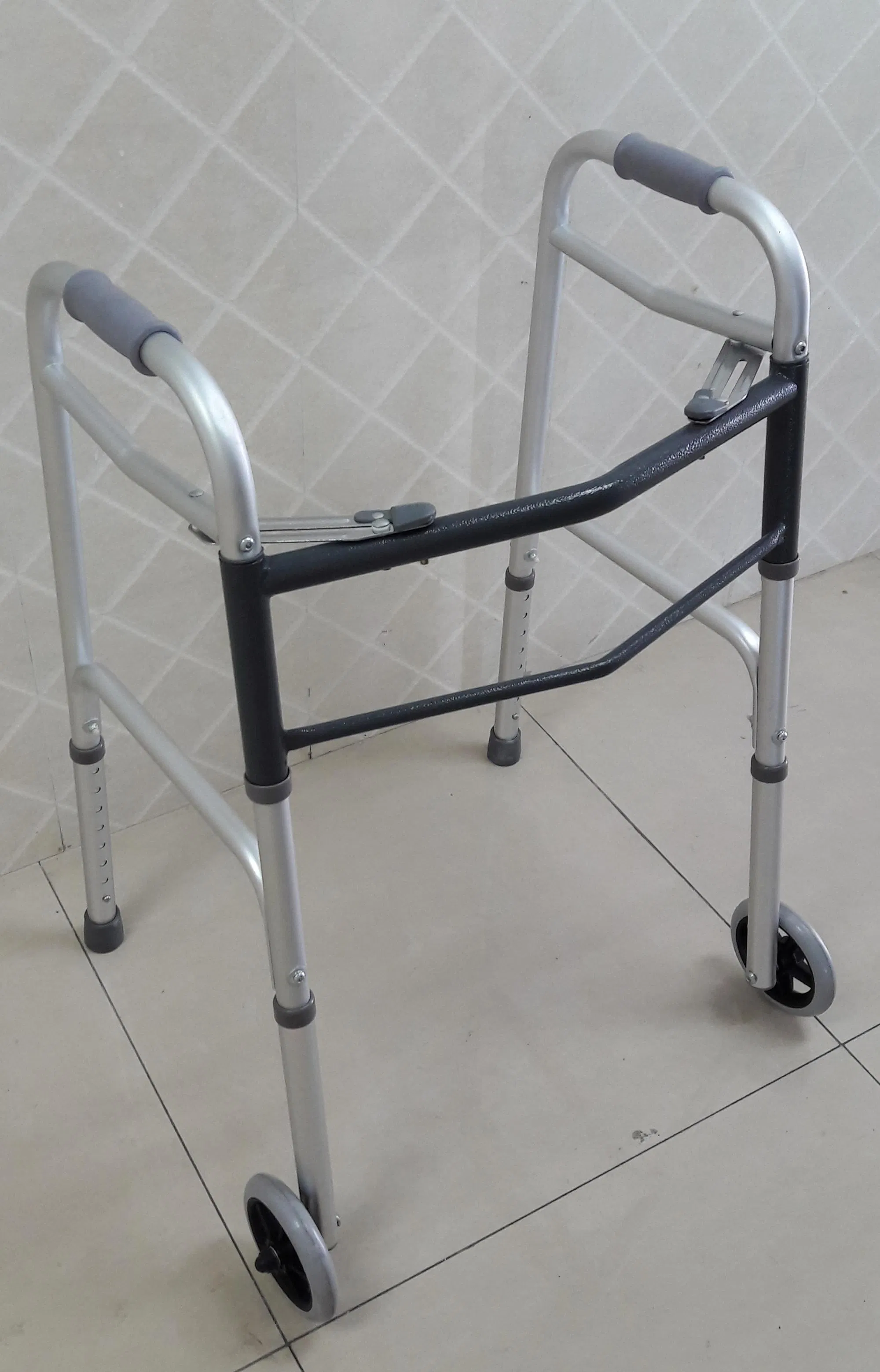 Lightweight Aluminum Walker Medical Equipment with Folding Design