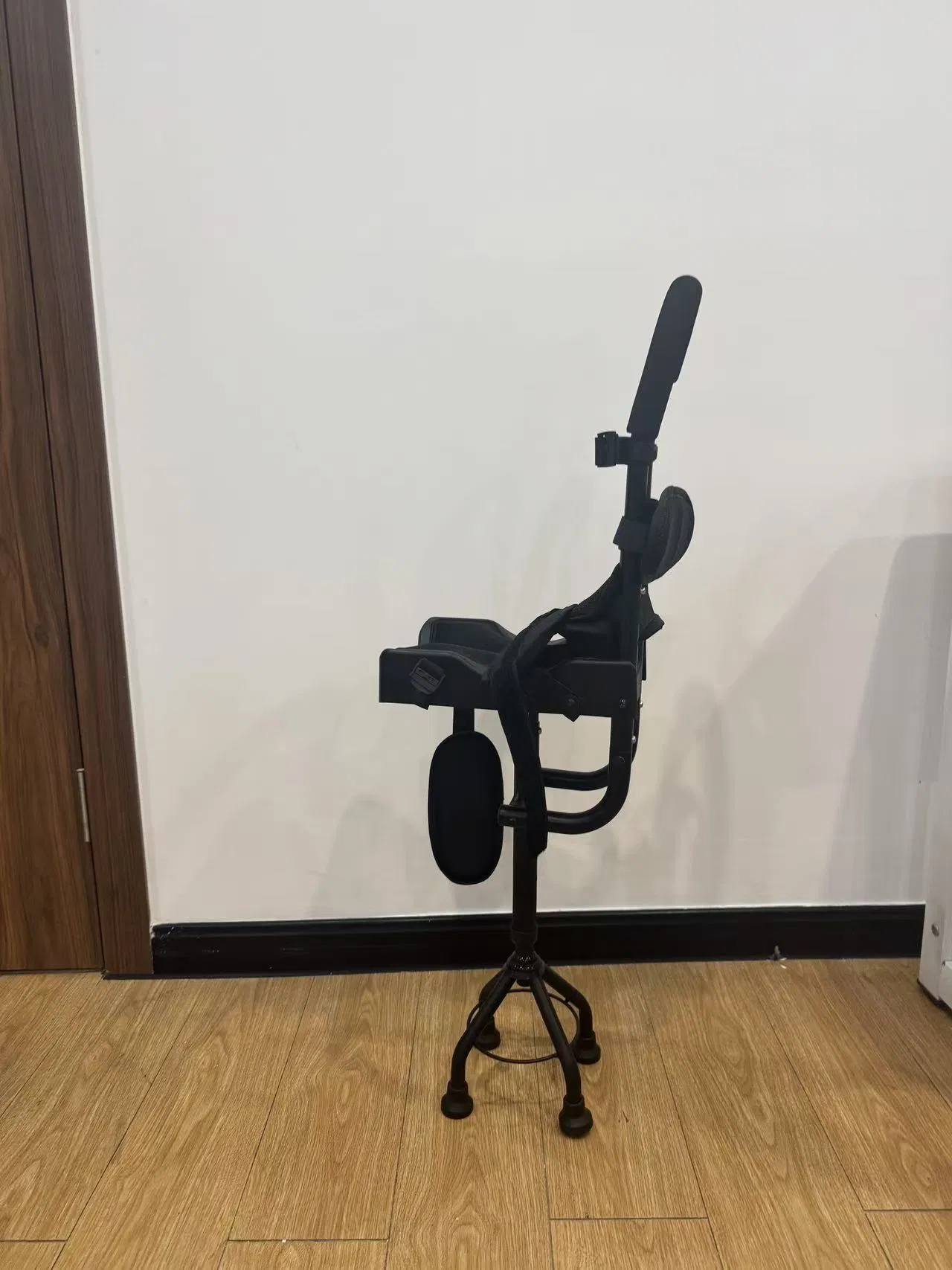 High Capacity (150kg) Adjustable Walker Supports Post-Surgery Mobility