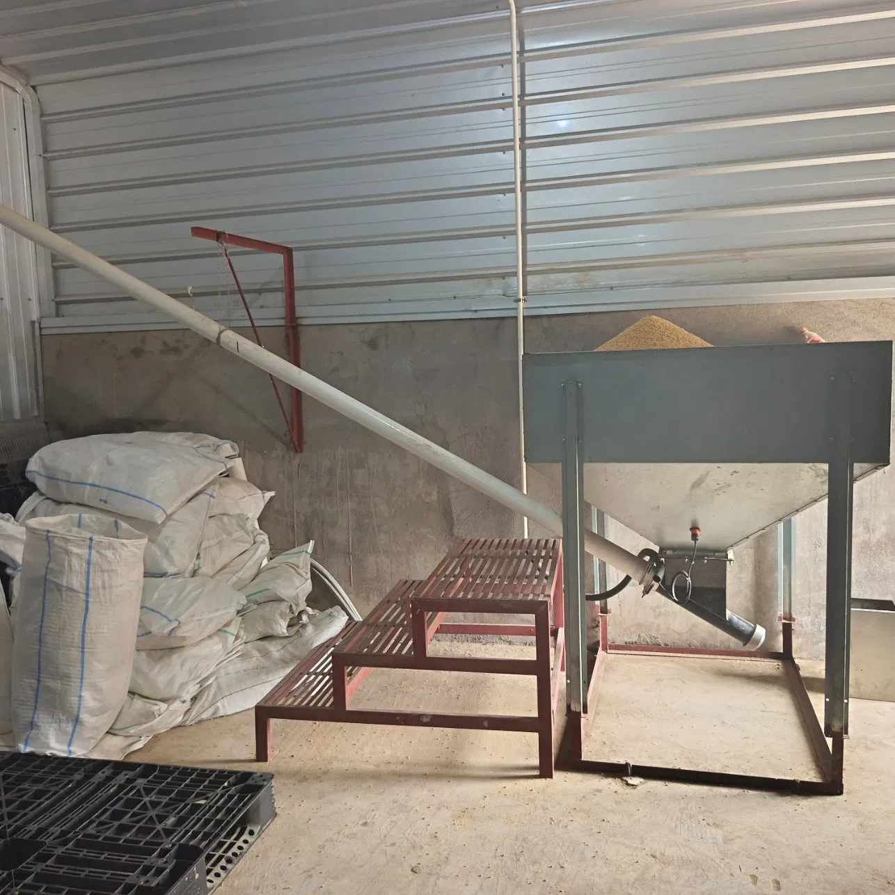 Modular Adjustable Innovative Fill System Equipment with Flexible Hopper Components Interchangeable Auger and Expandable Layout Supports Scalable Farms