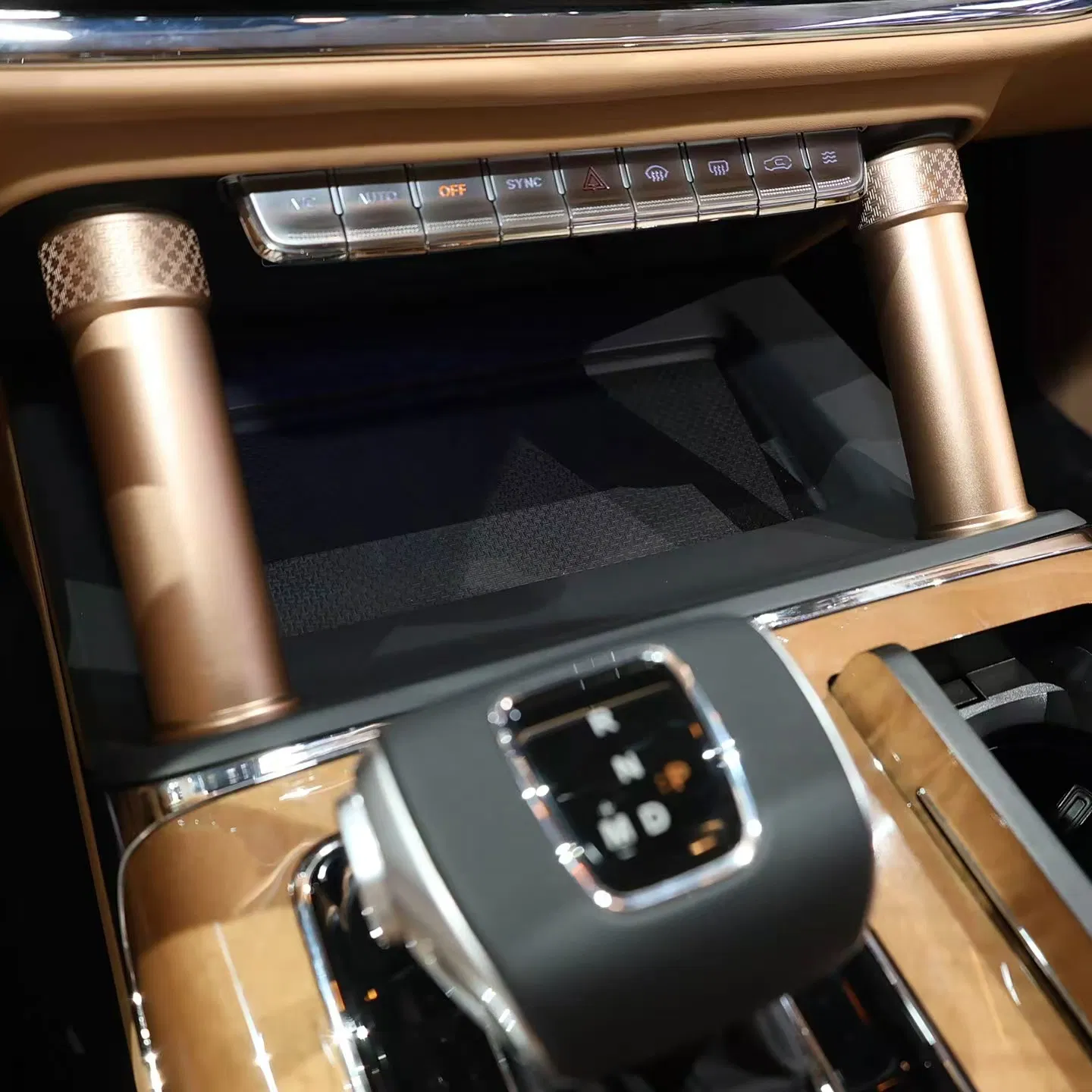 Hongqi Guoyao Natural Health Solutions for Global Distributors SUV EV Cheap