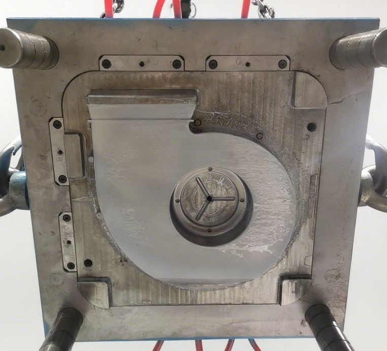 Accurate Digital Blood Pressure Monitor for Daily Health Monitoring